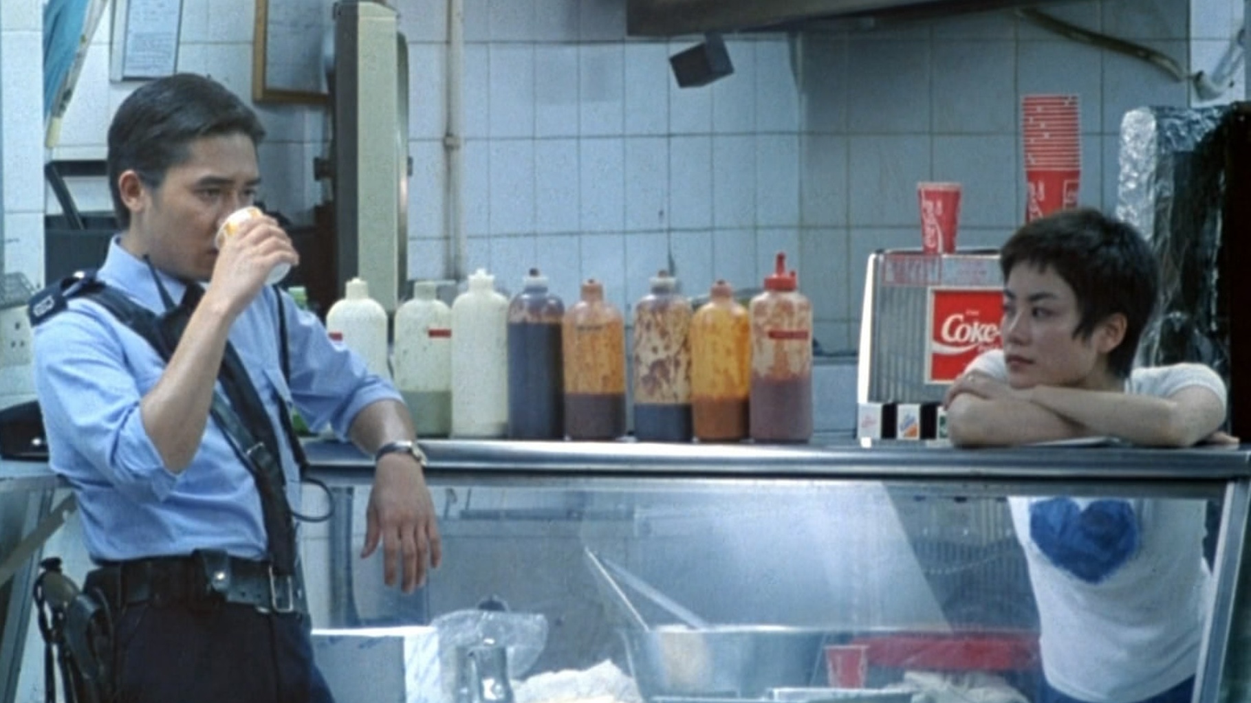 кадр из фильма «Чунгкингский экспресс»